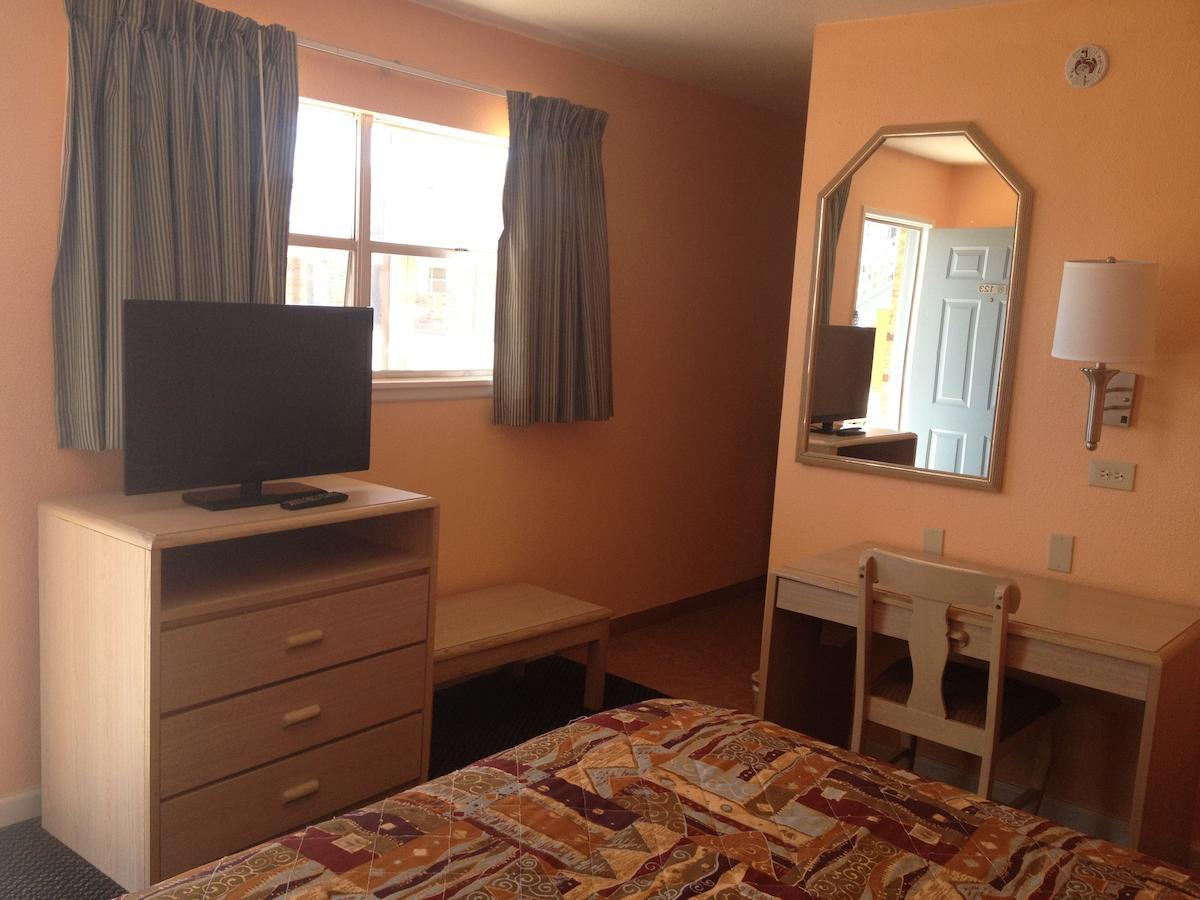 Copa Budget Inn Medicine Lodge Room photo